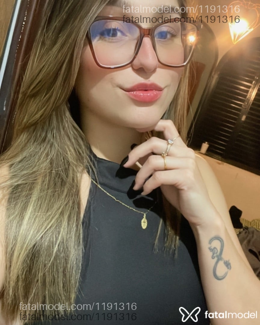 Acompanhante mulher loira (o) de olhos mel em Goiatuba - Lunna Fontana