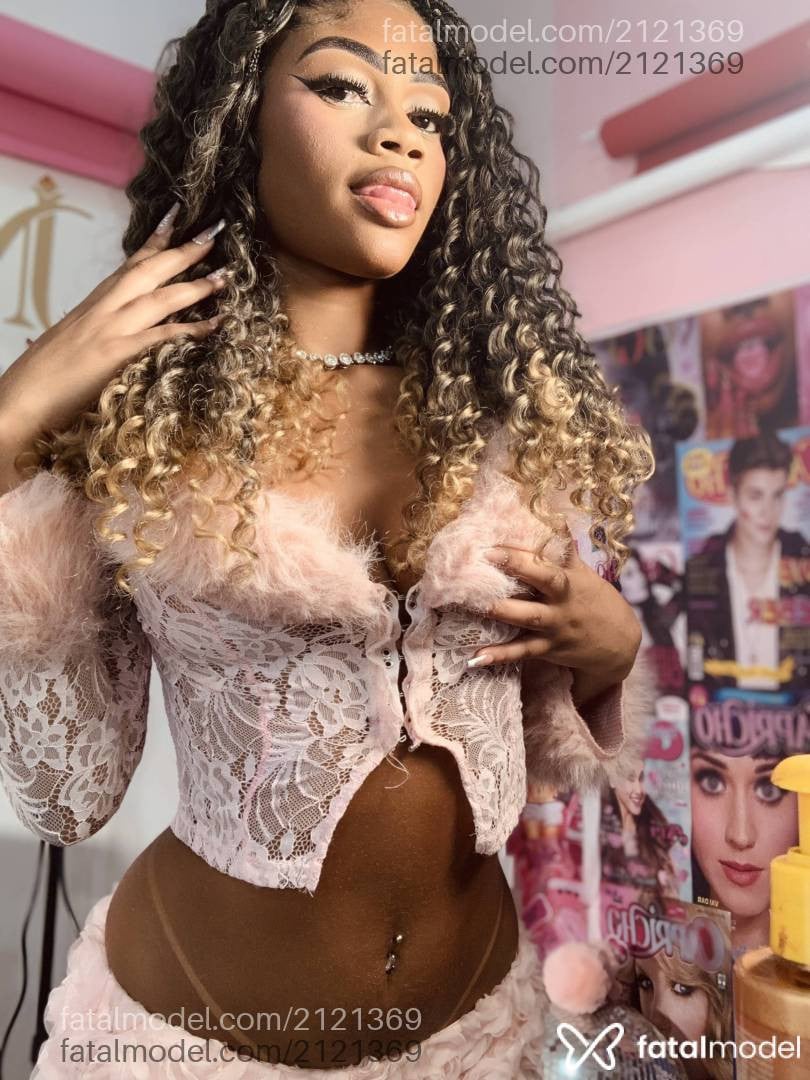 Acompanhante mulher com cabelo castanho de olhos castanhos - Pretinhahot