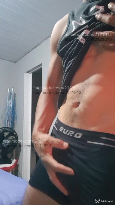 Acompanhante homem com cabelo grisalho de olhos castanhos em Itajaí - Oliver