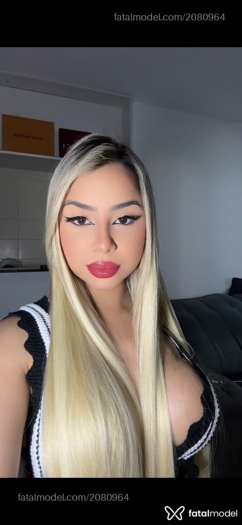 Acompanhante mulher loira (o) de olhos castanhos em São Paulo - Vick Salles