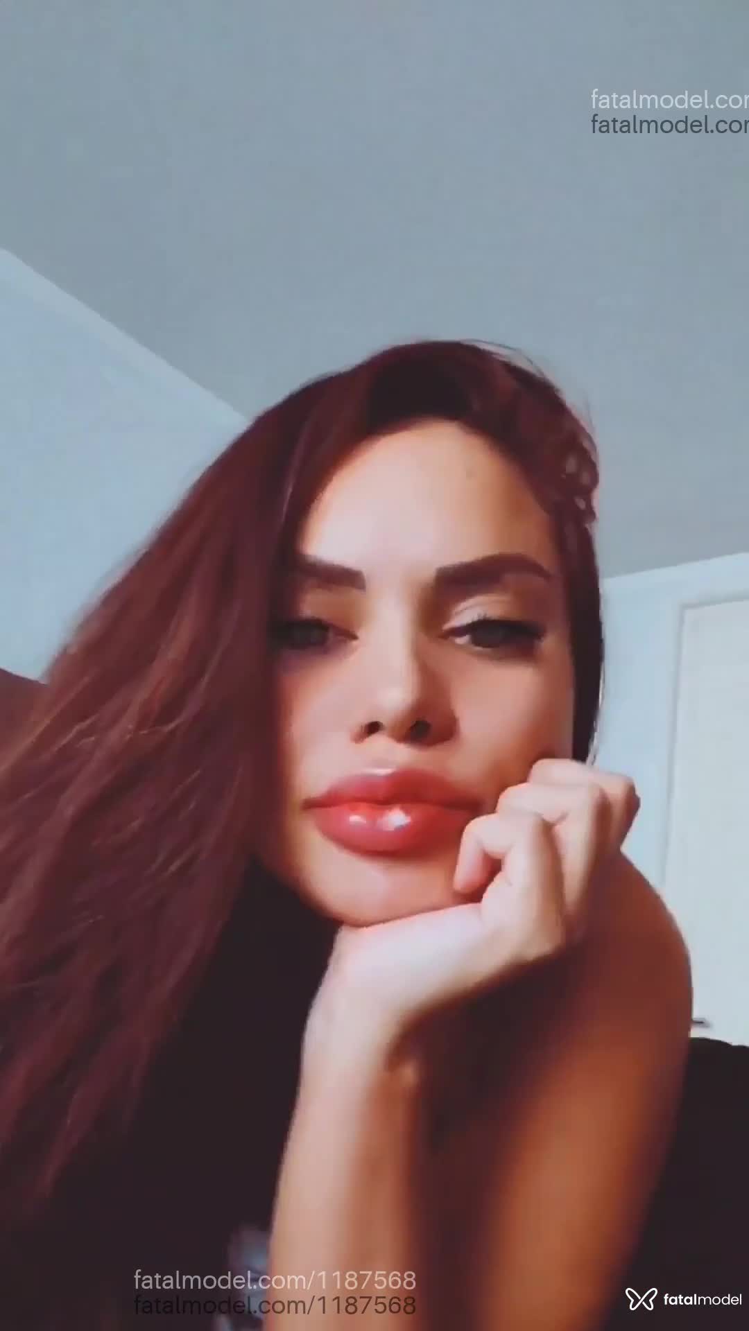 Acompanhante mulher morena (o) de olhos castanhos - Angel Reis