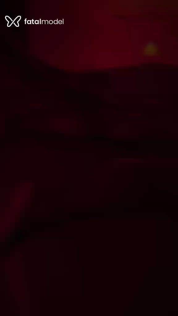 Acompanhante mulher com cabelo castanho de olhos castanhos - Mia Acompanhante mulher com cabelo castanho de olhos castanhos - Mia
