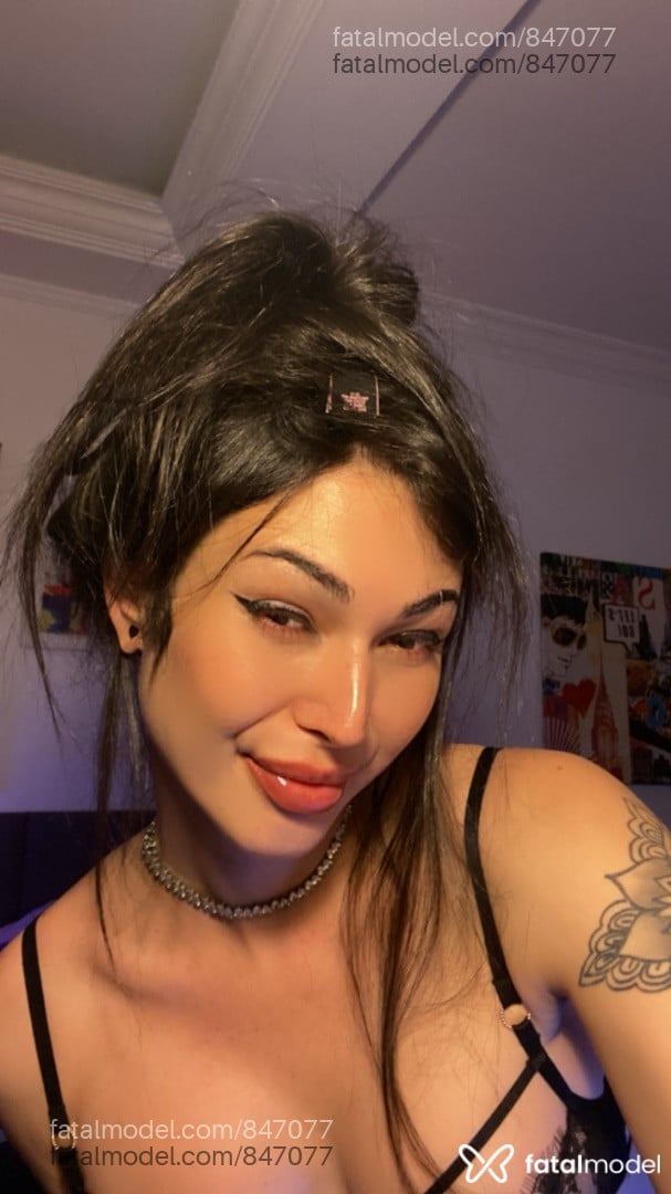 Acompanhante mulher trans morena (o) de olhos castanhos - Sofia Grant