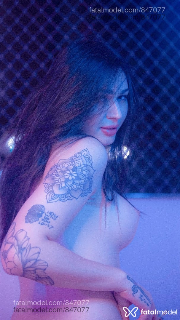 Acompanhante mulher trans morena (o) de olhos castanhos - Sofia Grant