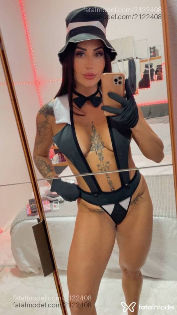 Acompanhante mulher com cabelo castanho de olhos verdes em Vila Velha - Camila Ferrari