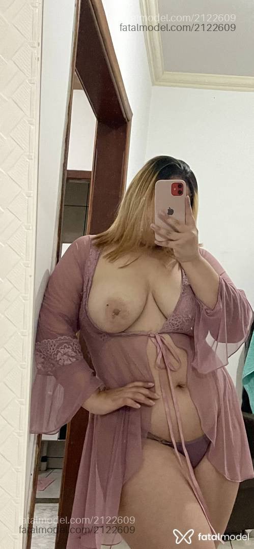 Acompanhante mulher loira (o) de olhos castanhos - Rebeca Rodrigues