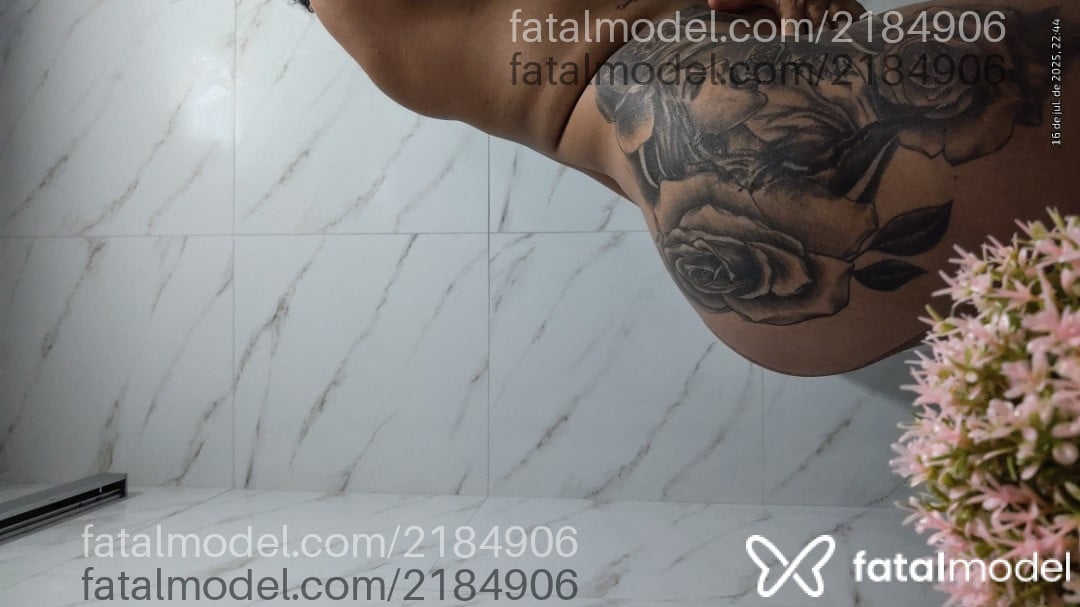 Acompanhante mulher com cabelo castanho de olhos castanhos em Belo Horizonte - Aline Karini