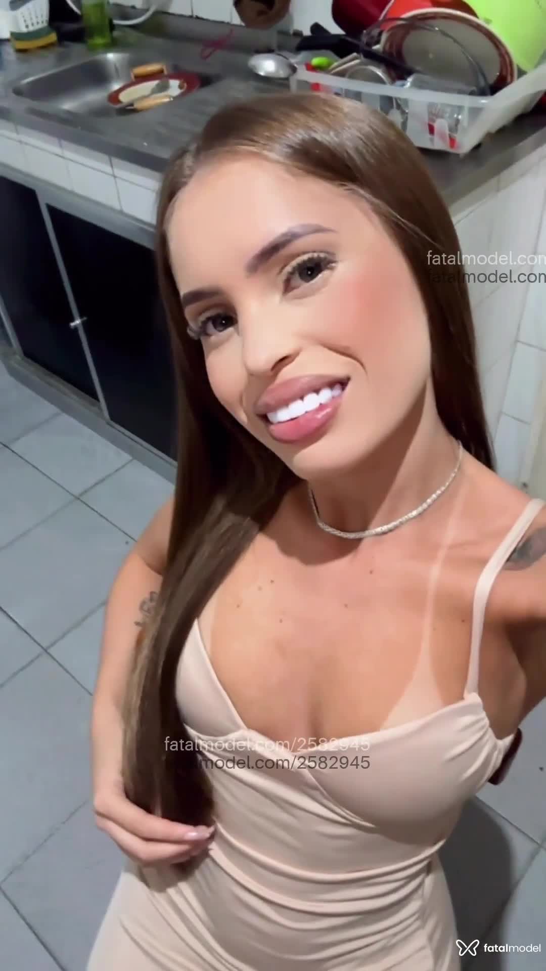 Acompanhante mulher loira (o) de olhos verdes em Virtual - Priscila