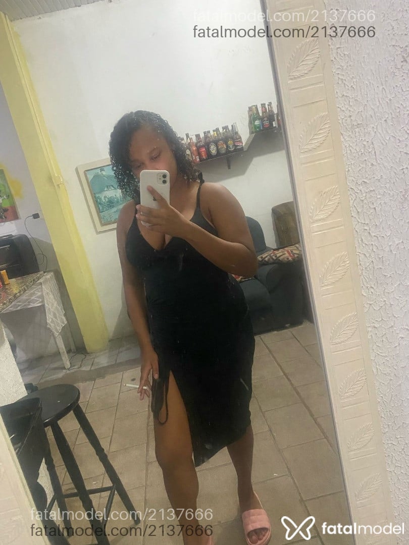 Acompanhante mulher com cabelo castanho de olhos castanhos em Camaquã Acompanhante mulher com cabelo castanho de olhos castanhos em Camaquã - Lucyelli