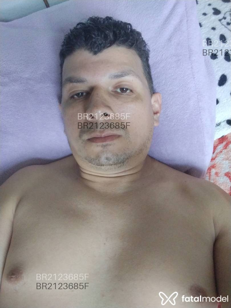 Acompanhante homem com cabelo castanho de olhos castanhos em Canoas - Donoficial