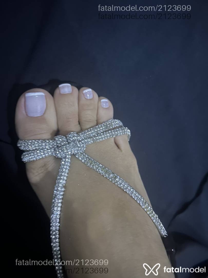 Acompanhante mulher com cabelo castanho de olhos castanhos - Melissa Pavanelli