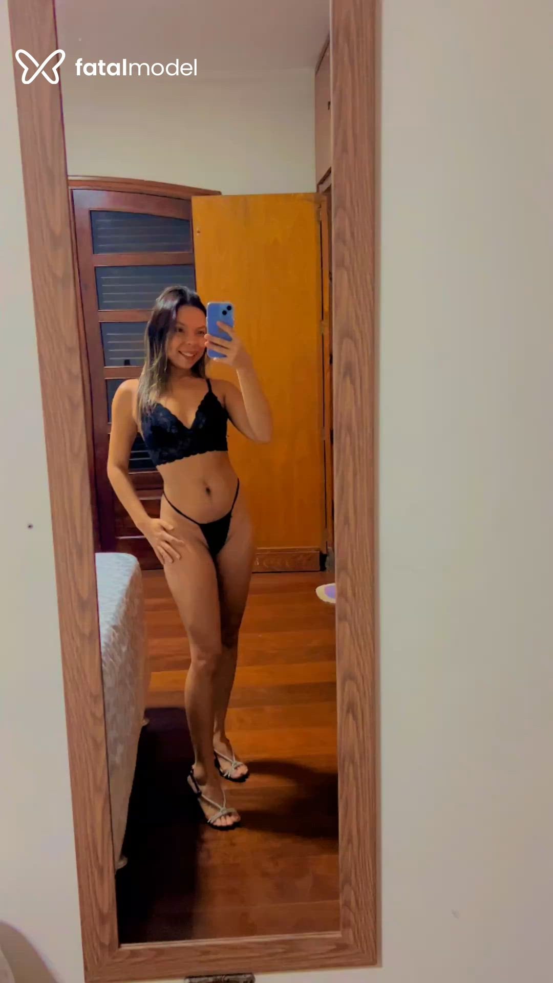Acompanhante mulher com cabelo castanho de olhos castanhos - Melissa Pavanelli