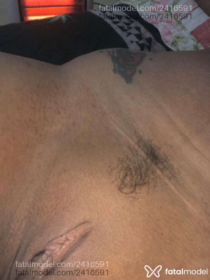 Acompanhante mulher com cabelo castanho de olhos mel - Lidiane