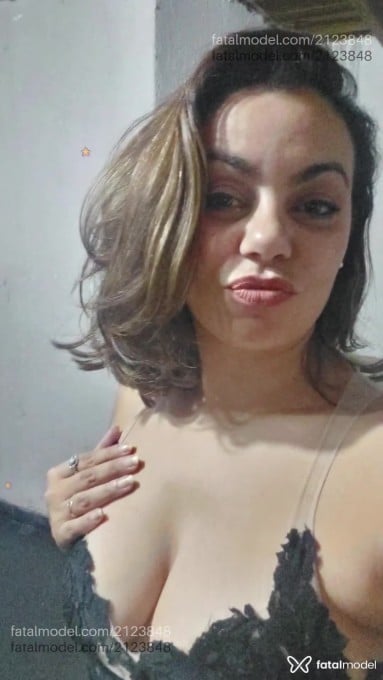 Acompanhante mulher morena (o) de olhos castanhos - Ousadasolteira