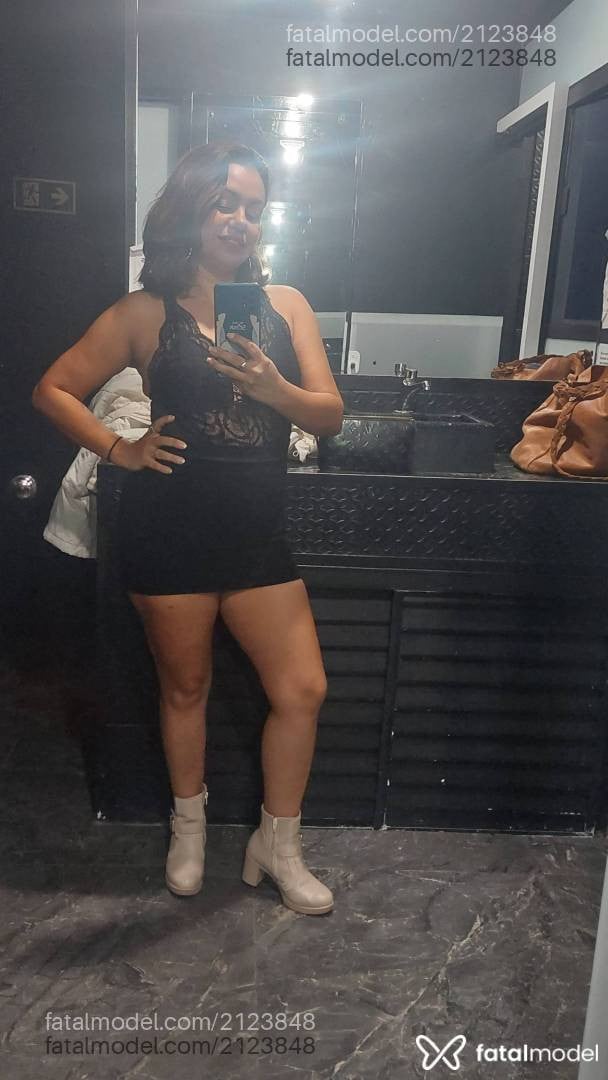 Acompanhante mulher morena (o) de olhos castanhos - Ousadasolteira