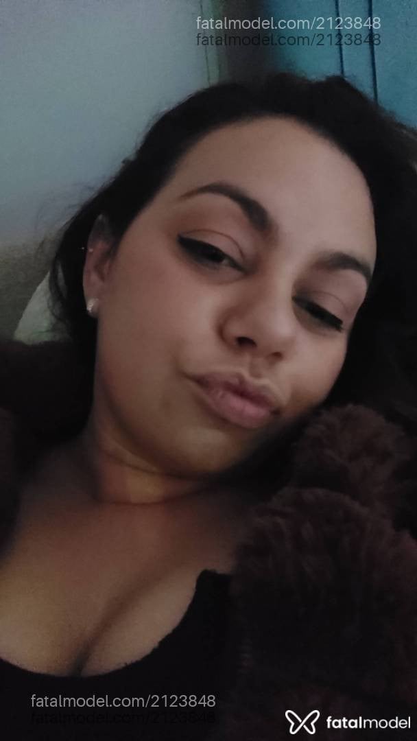 Acompanhante mulher morena (o) de olhos castanhos - Ousadasolteira
