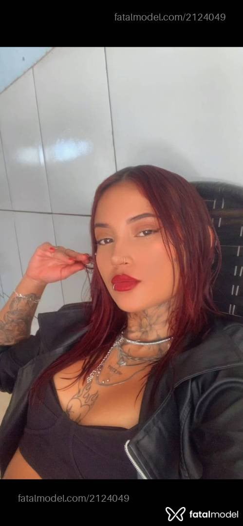 Acompanhante mulher ruiva (o) de olhos castanhos - Ingrid Lopes