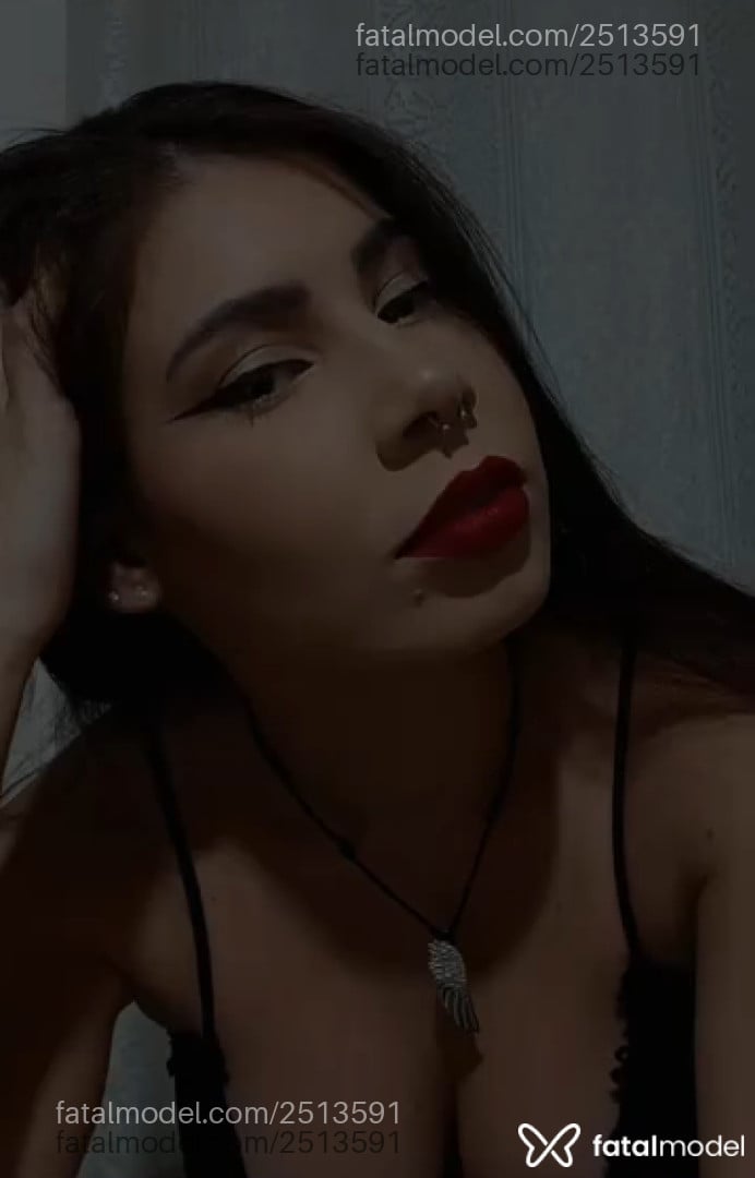 Acompanhante mulher com cabelo castanho de olhos castanhos em Assis Acompanhante mulher com cabelo castanho de olhos castanhos em Assis - Bella
