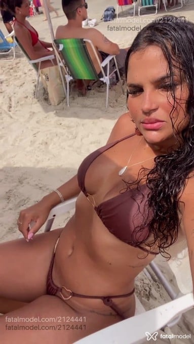 Acompanhante mulher com cabelo castanho de olhos castanhos em Guaratuba - Bellaflor