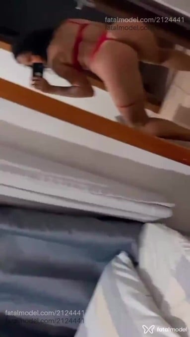 Acompanhante mulher com cabelo castanho de olhos castanhos em Guaratuba Acompanhante mulher com cabelo castanho de olhos castanhos em Guaratuba - Bellaflor