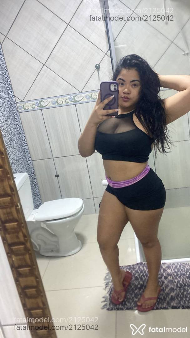 Acompanhante mulher morena (o) de olhos castanhos - Aruana