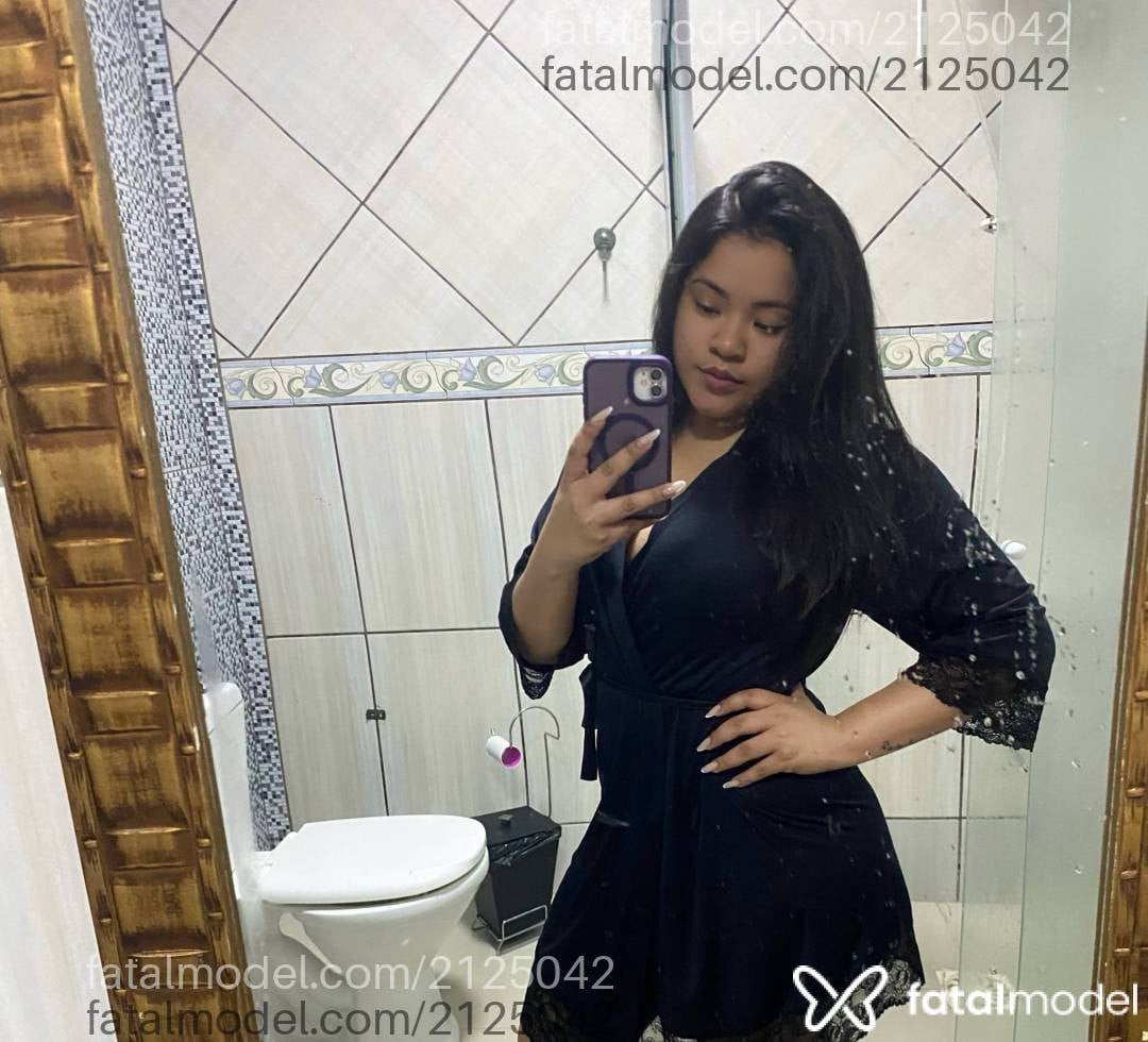 Acompanhante mulher morena (o) de olhos castanhos em Navegantes - Aruana