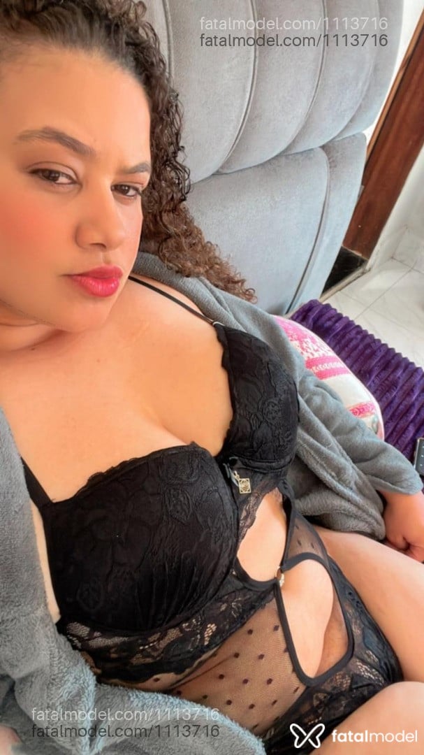 Acompanhante mulher com cabelo castanho de olhos castanhos - Laura Acompanhante mulher com cabelo castanho de olhos castanhos - Laura