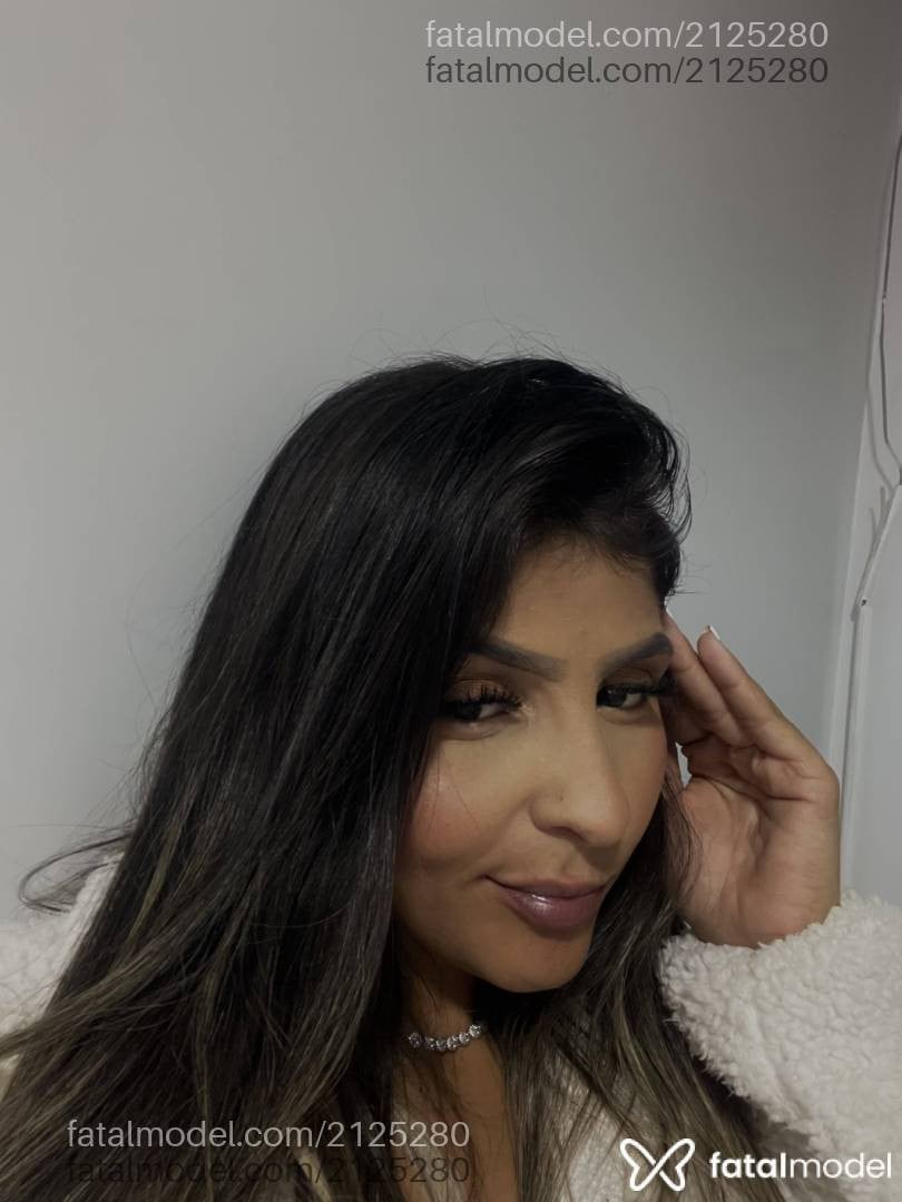 Acompanhante mulher loira (o) de olhos castanhos - Maria