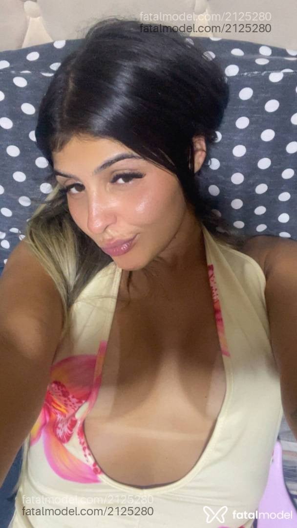 Acompanhante mulher loira (o) de olhos castanhos - Maria