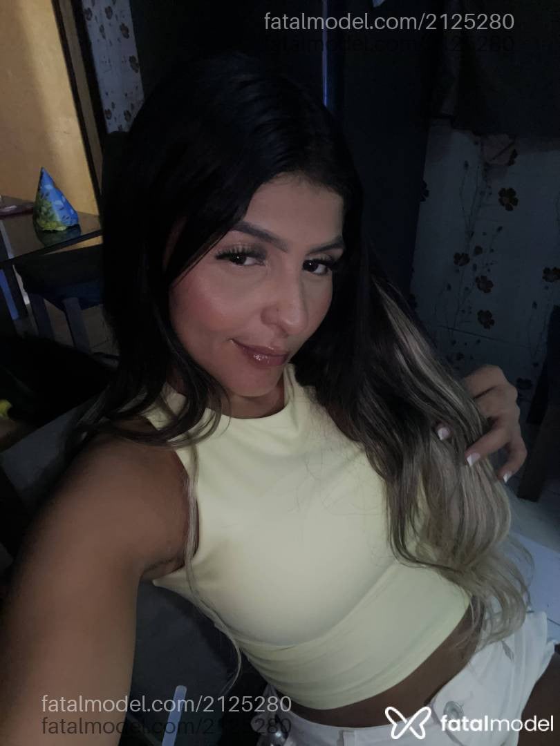 Acompanhante mulher loira (o) de olhos castanhos - Maria