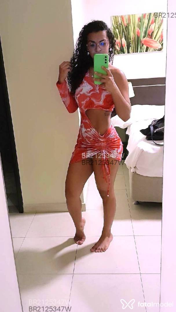 Acompanhante mulher morena (o) de olhos castanhos em Sorriso Acompanhante mulher morena (o) de olhos castanhos em Sorriso - Hellen