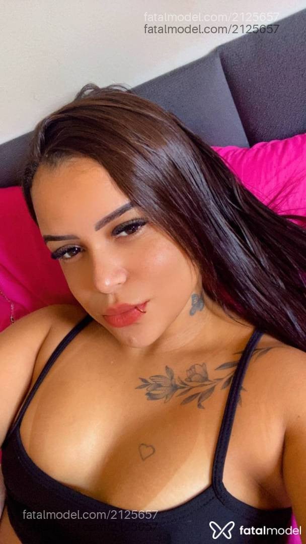 Acompanhante mulher morena (o) de olhos castanhos - Isis
