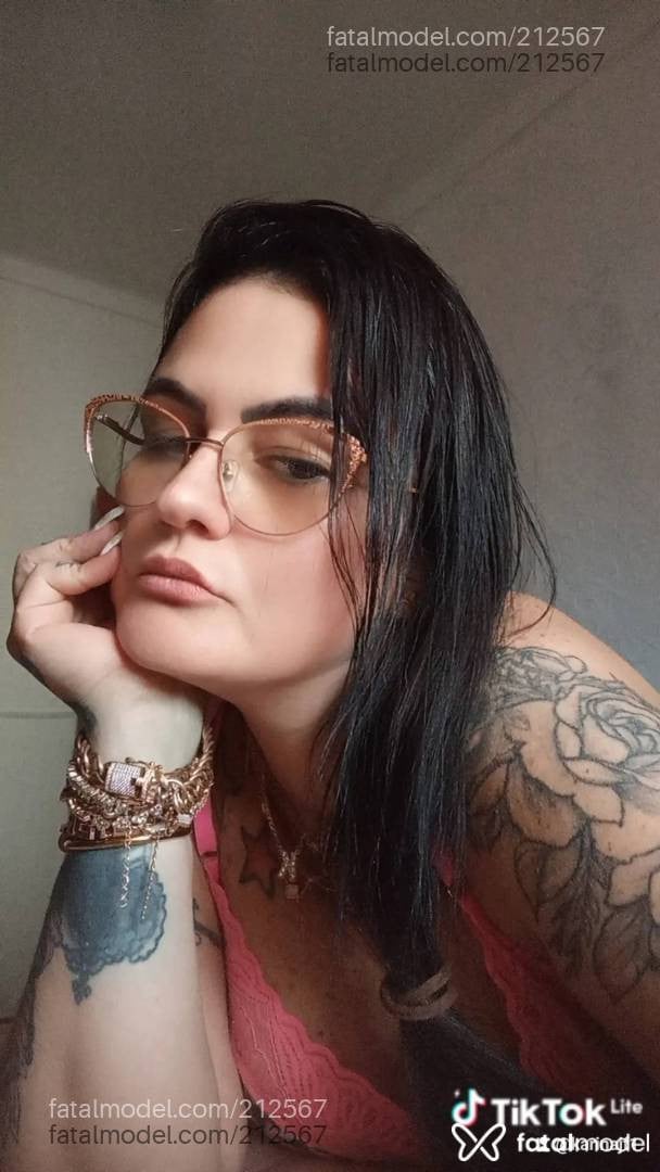 Acompanhante mulher morena (o) de olhos castanhos - Bruna Ferraz