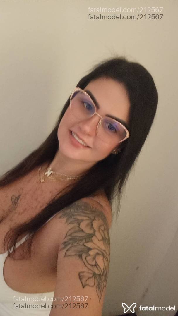 Acompanhante mulher morena (o) de olhos castanhos - Larissa Bitencourt