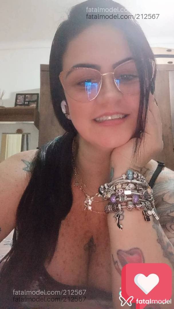 Acompanhante mulher morena (o) de olhos castanhos - Bruna Ferraz