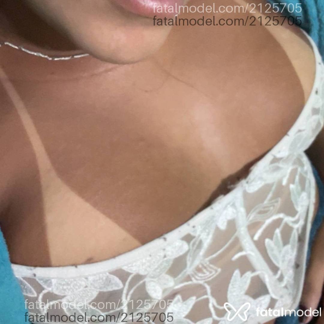 Acompanhante mulher morena (o) de olhos castanhos - Manuella