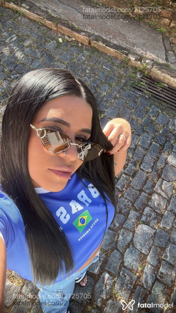 Acompanhante mulher morena (o) de olhos castanhos - Manuella