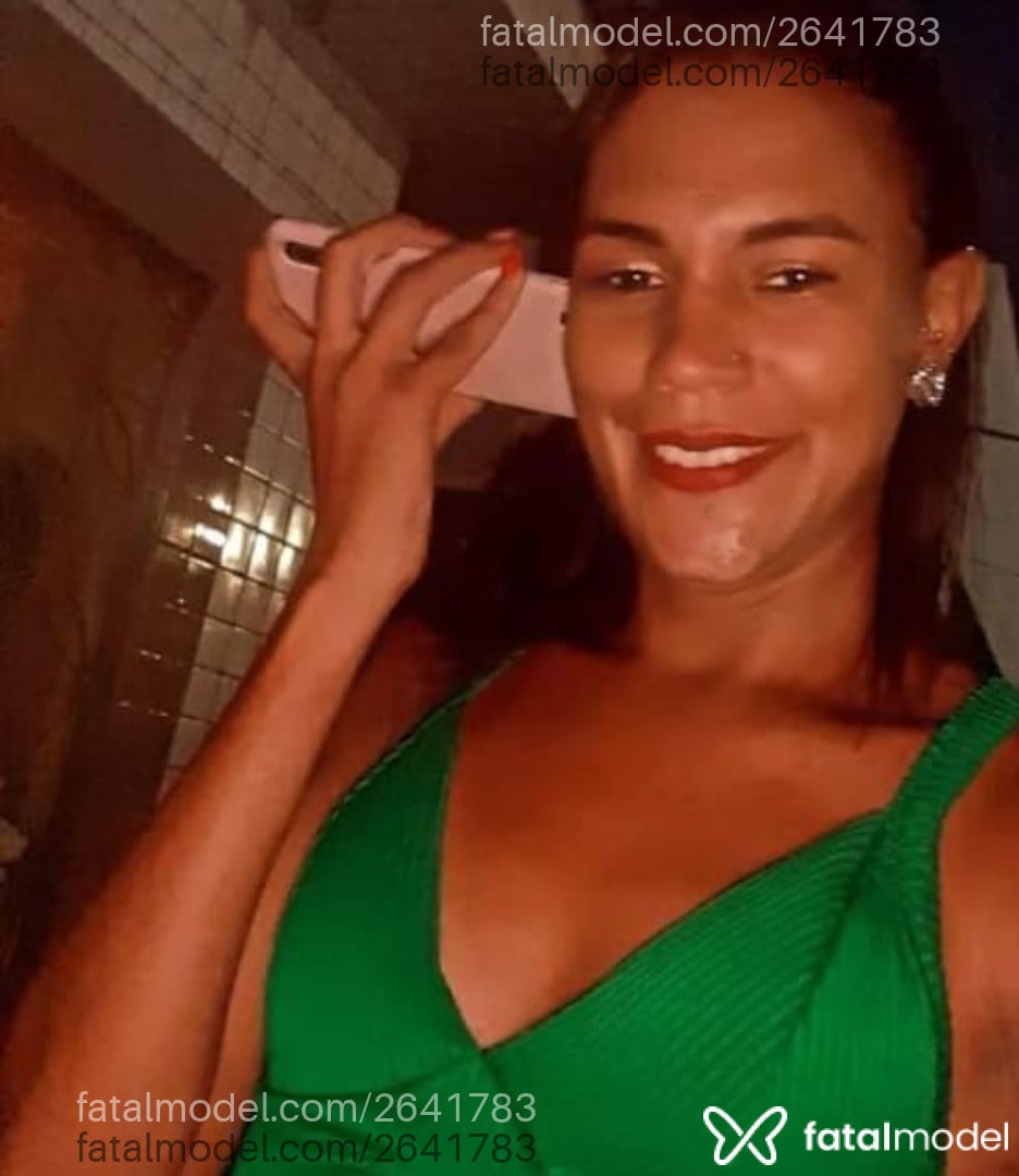 Acompanhante mulher trans morena (o) de olhos castanhos em João Pessoa - Esmeraldinha