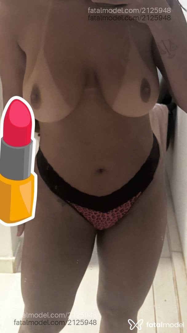 Acompanhante mulher morena (o) de olhos castanhos - Juu