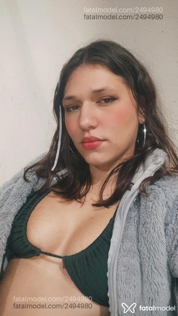 Acompanhante mulher com cabelo castanho de olhos castanhos em Serra Acompanhante mulher com cabelo castanho de olhos castanhos em Serra - Ninah