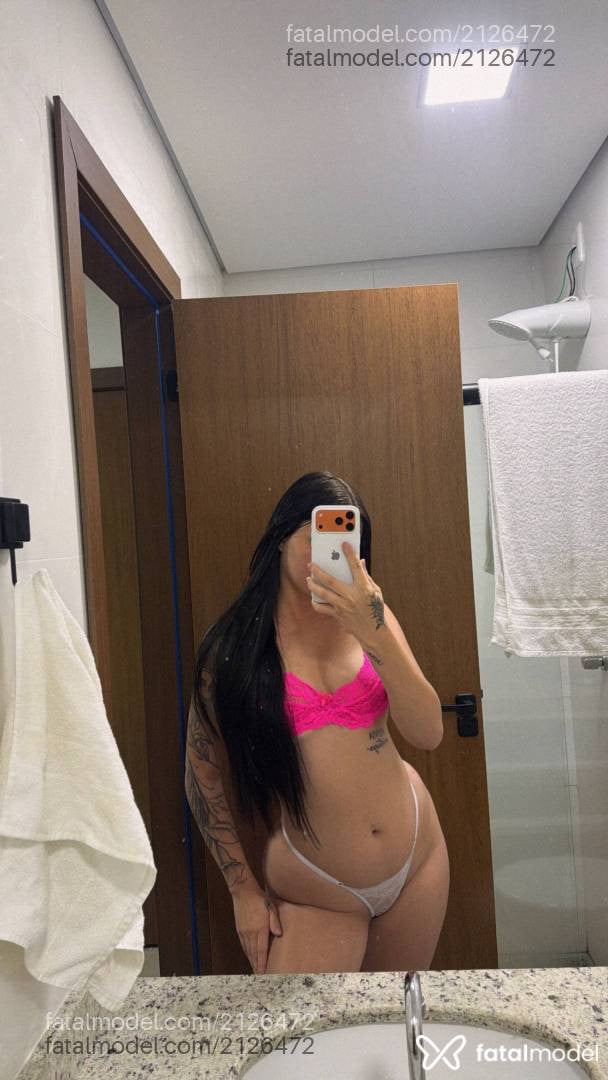 Acompanhante mulher morena (o) de olhos verdes em Três Corações - Camille
