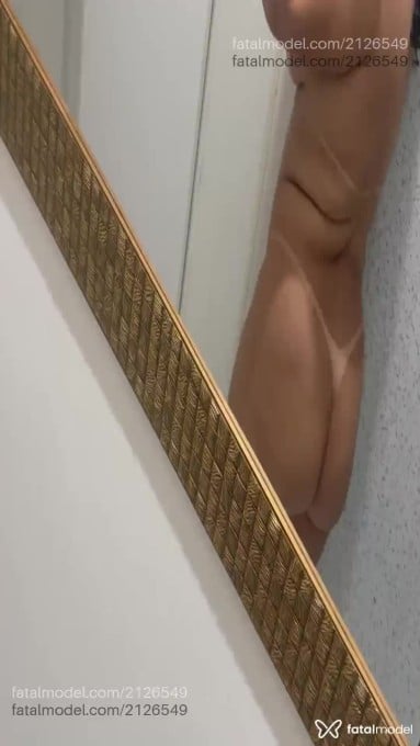 Acompanhante mulher com cabelo castanho de olhos castanhos - Júlia Rodrigues Acompanhante mulher com cabelo castanho de olhos castanhos - Júlia Rodrigues