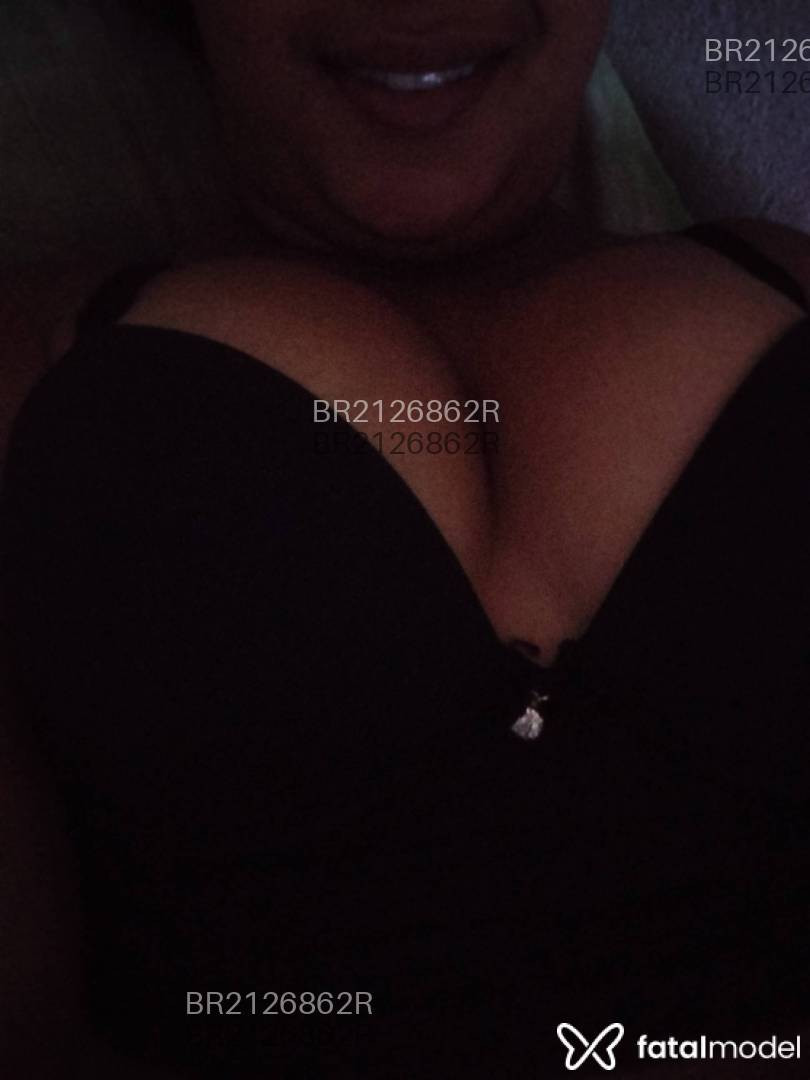 Acompanhante mulher morena (o) de olhos pretos em Virtual Acompanhante mulher morena (o) de olhos pretos em Virtual - Melissa