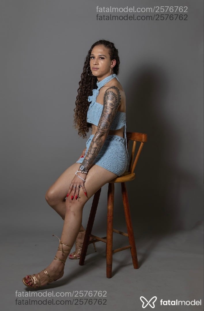 Acompanhante mulher trans com cabelo castanho de olhos castanhos em Ponte Nova - Mirella Buccman