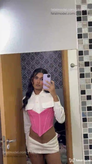 Acompanhante mulher trans morena (o) de olhos castanhos - Zaira Acompanhante mulher trans morena (o) de olhos castanhos - Zaira