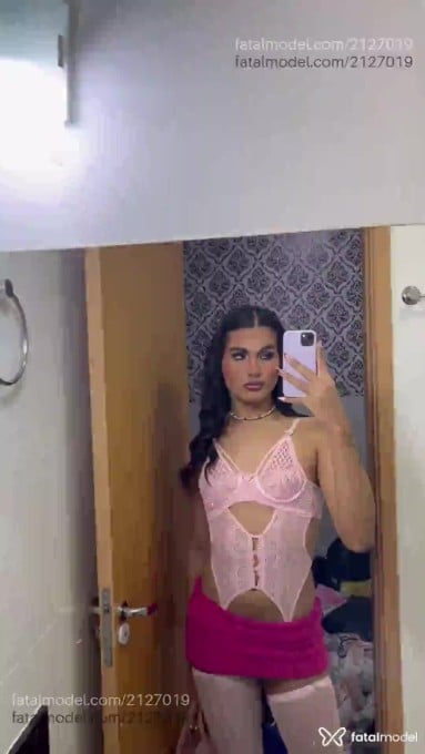 Acompanhante mulher trans morena (o) de olhos castanhos - Zaira Acompanhante mulher trans morena (o) de olhos castanhos - Zaira