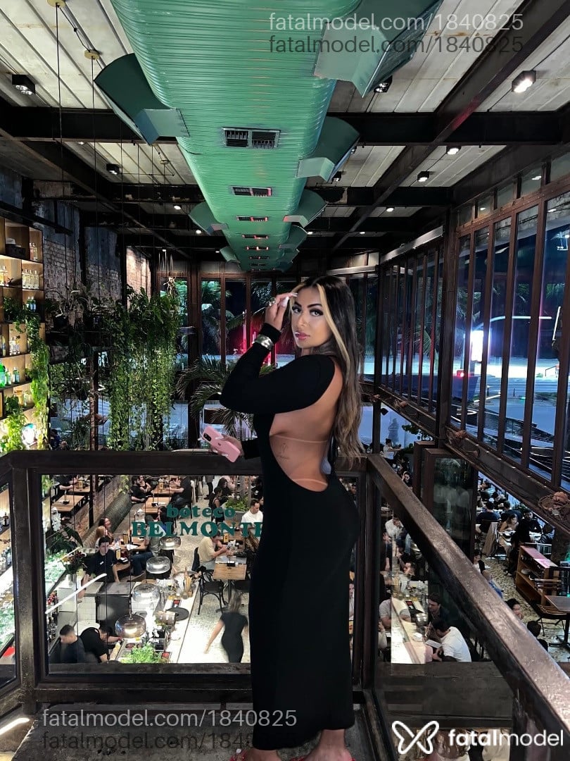 Acompanhante mulher com cabelo castanho de olhos castanhos em São Paulo Acompanhante mulher com cabelo castanho de olhos castanhos em São Paulo - Evelynsouzax