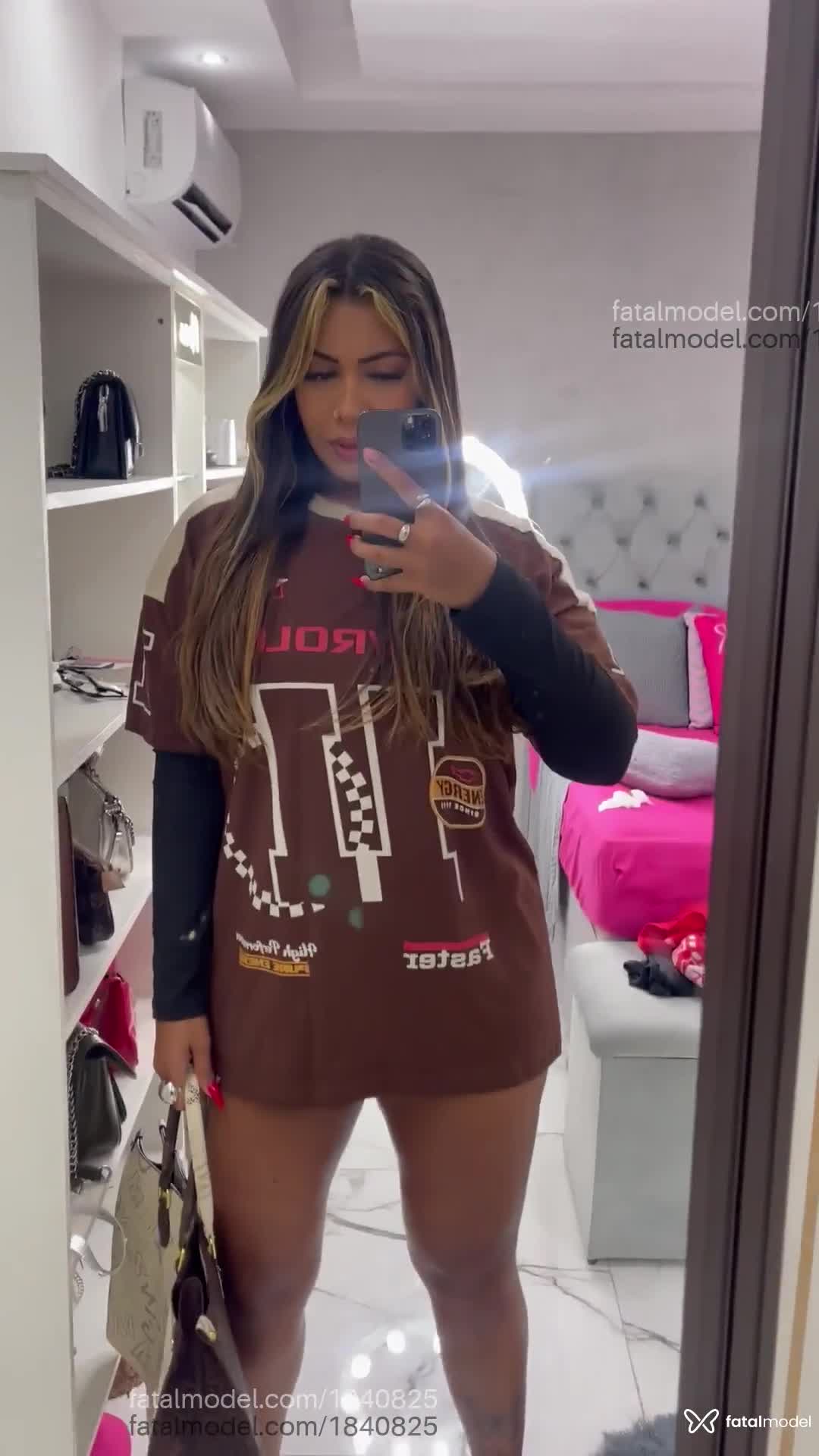 Acompanhante mulher com cabelo castanho de olhos castanhos em São Paulo Acompanhante mulher com cabelo castanho de olhos castanhos em São Paulo - Evelynsouzax