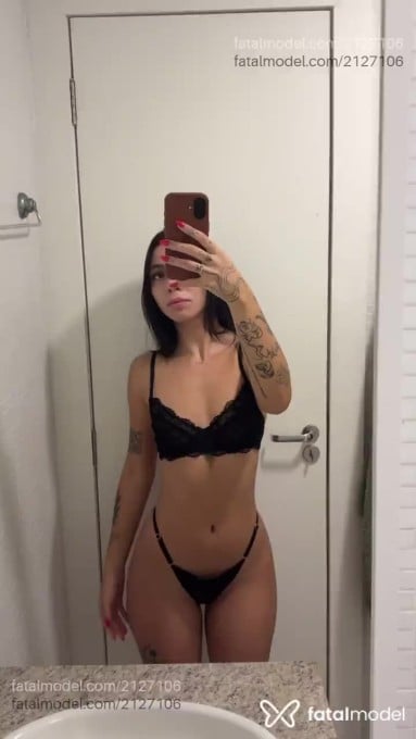 Acompanhante mulher morena (o) de olhos castanhos em Balneário Camboriú - Júlia Fernandes