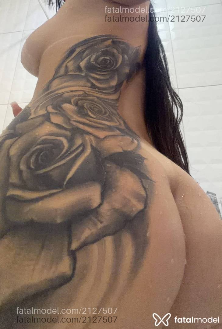 Acompanhante mulher com cabelo castanho de olhos castanhos - Bruna